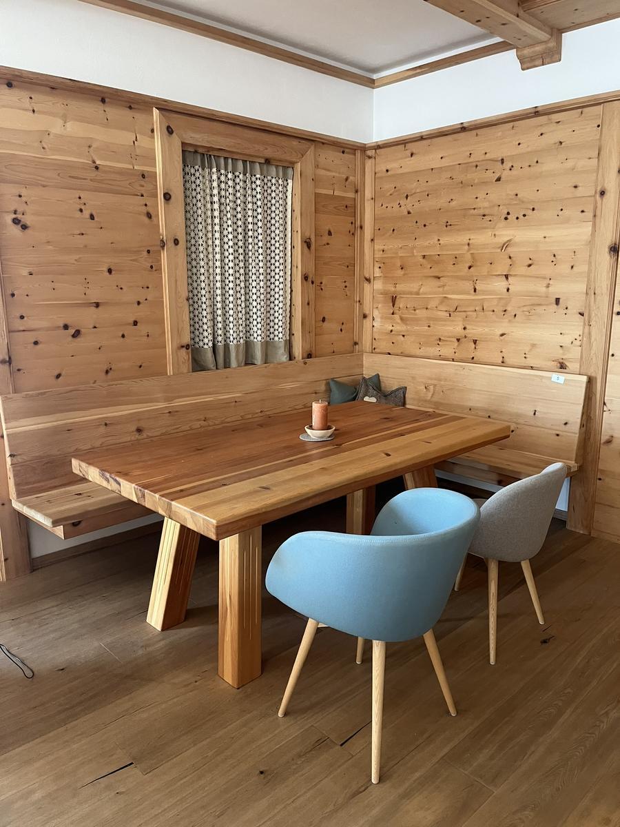 Massivholzeckbankgruppe 170 x 258 cm + Tisch 100 x 180 cm?d=2025-08-11 11:06:04