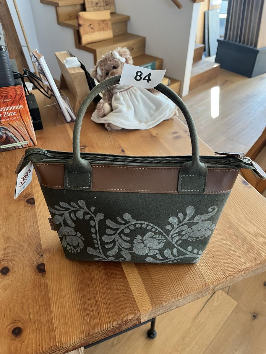 Handtasche?d=2025-08-11 11:07:11
