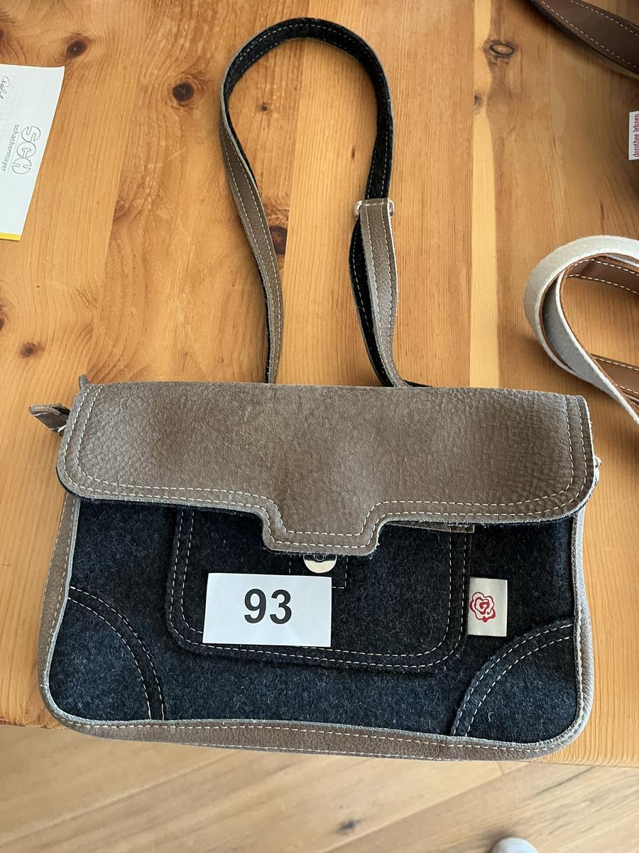 Handtasche?d=2025-08-11 11:11:17