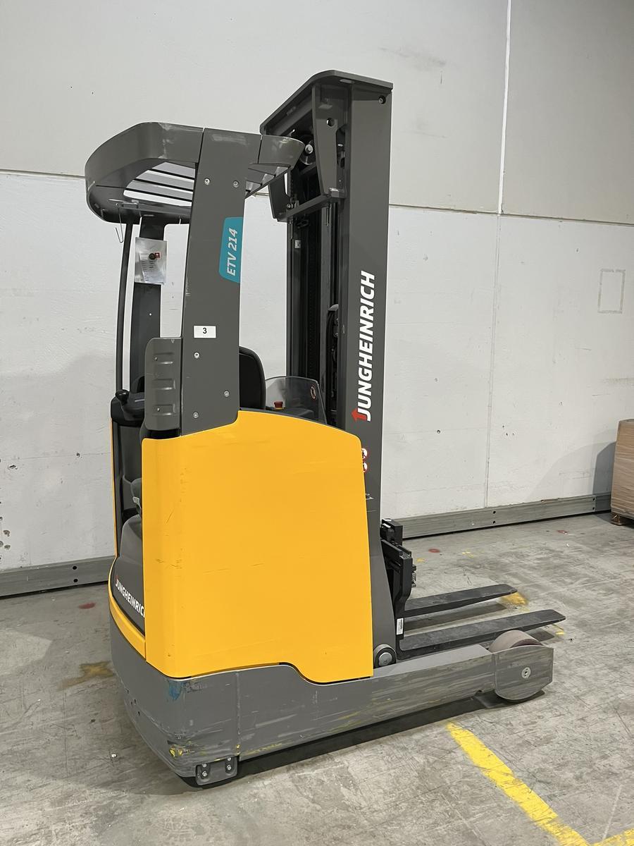 JUNGHEINRICH ETV 214 Schubmaststapler?d=2025-08-11 11:04:15