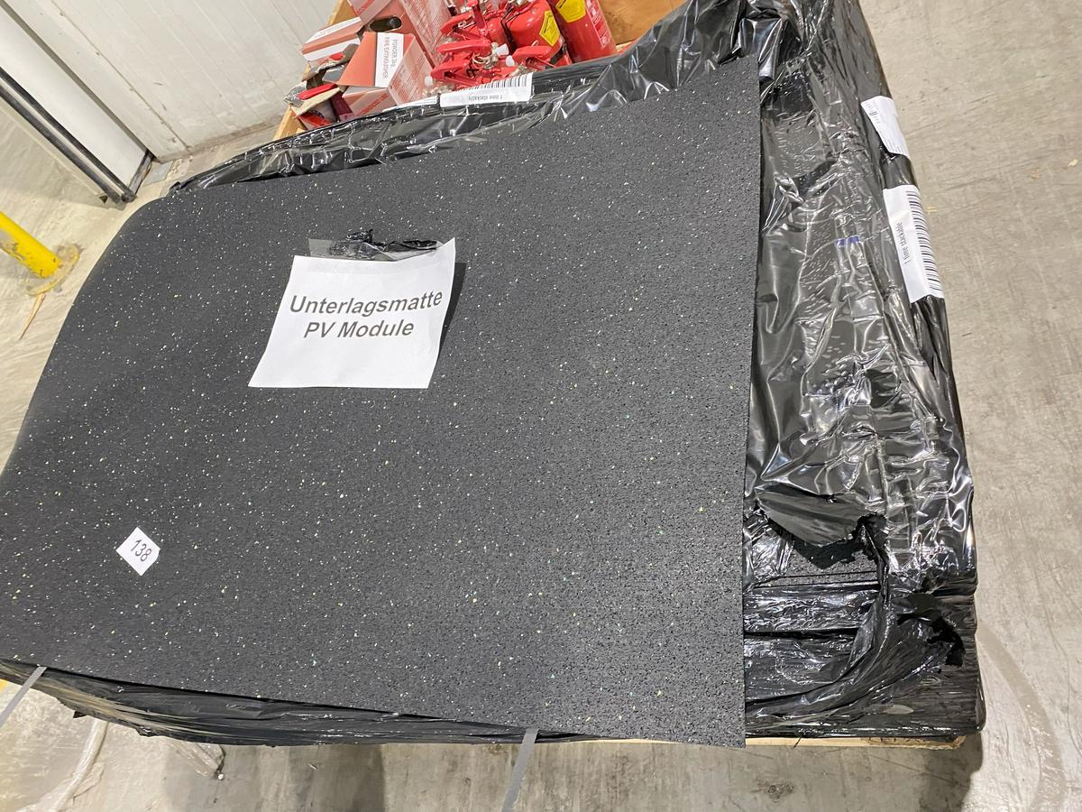 Unterlagsplatten in Kunststoff ca.250 Stück für PV Module 78/120 cm?d=2025-08-10 16:58:23
