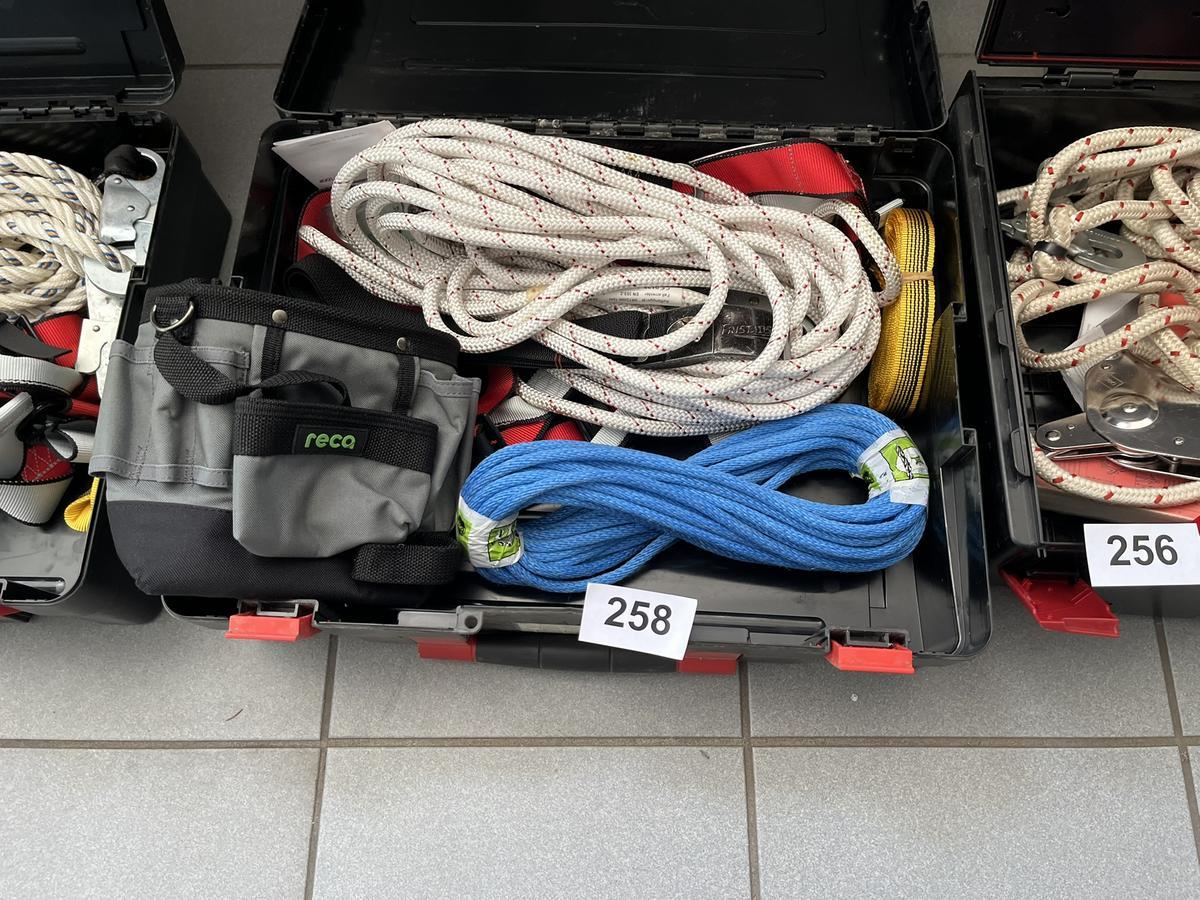 Würth Fallschutz-Basic im Koffer?d=2025-08-11 20:16:15
