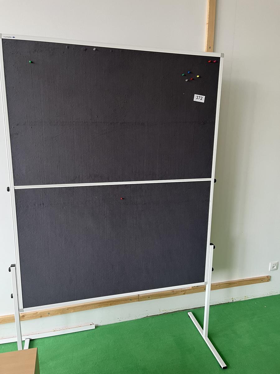 Pinnwand 120 x 195 cm?d=2025-08-11 17:53:15
