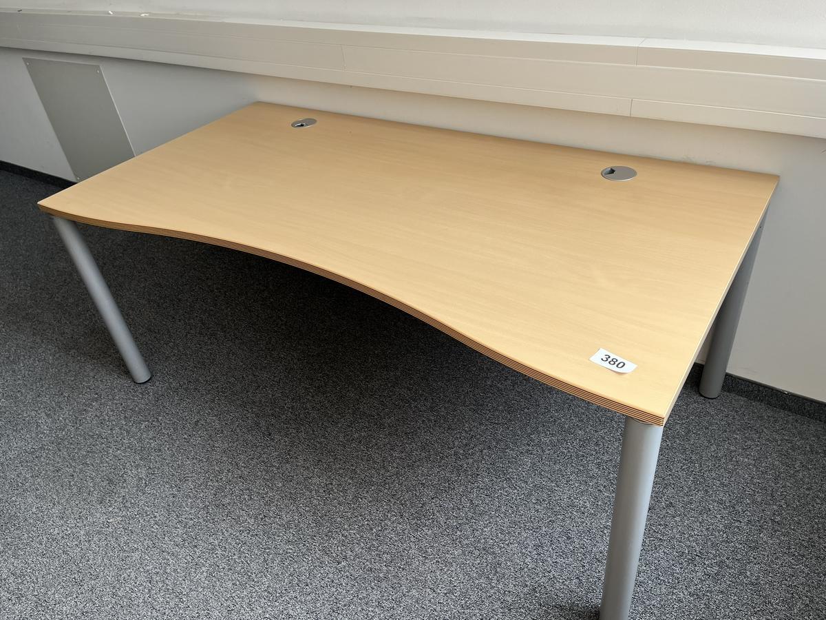Bene Schreibtisch 180 x 80 cm?d=2025-08-11 17:53:15
