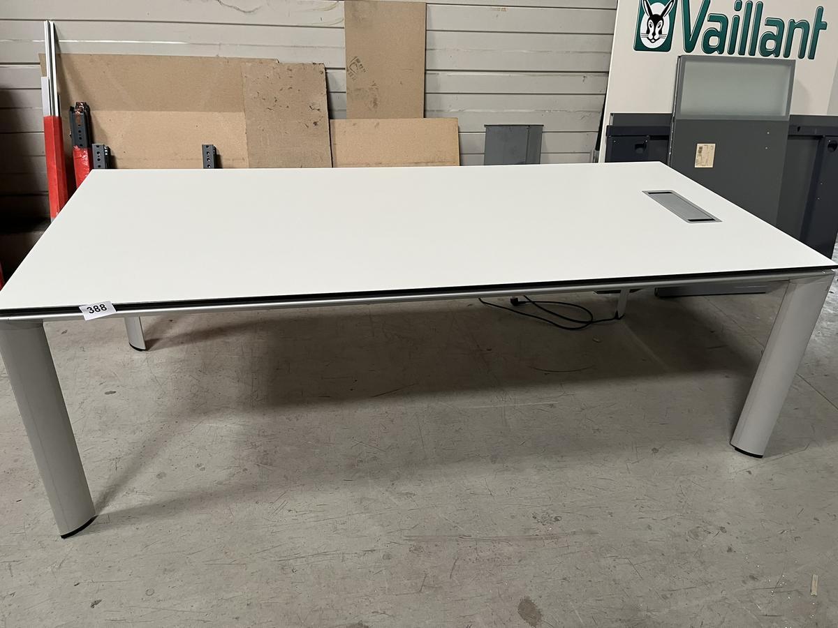 Besprechungstisch Bene mit EDV Klappe 220 x 100 x 75 cm?d=2025-08-11 18:06:04