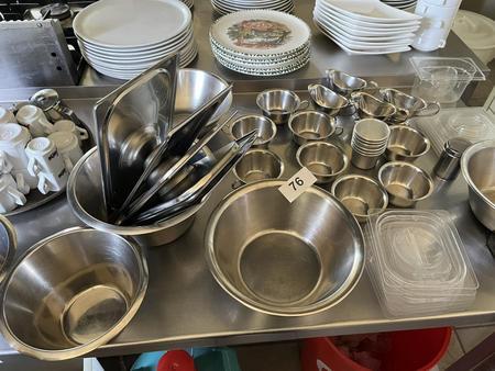 Großposten Kochschüsseln, Saucieren, GN Deckel, usw. Großposten Kochschüsseln, Saucieren, GN Deckel, usw.
