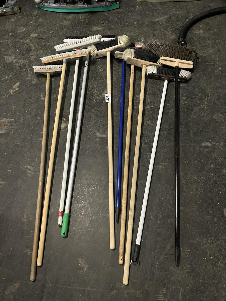10teiliges Besen- und Bürsten-Set