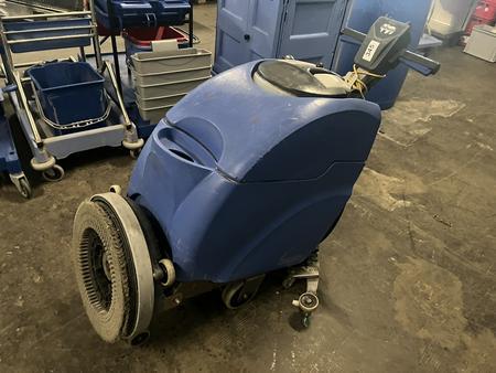 NUMATIC Reinigungsmaschine TTB 3450 100 S Scheuersaugmaschine, defekt NUMATIC Reinigungsmaschine TTB 3450 100 S Scheuersaugmaschine, defekt