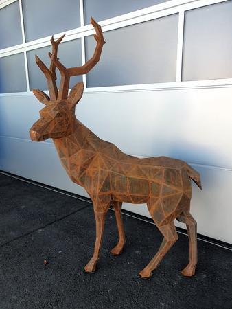 Hirsch Skulptur aus Cortenstahl, handgefertigt, ca. 45kg, Abmessung rund L 130 / B 100 / H 200 cm, Wandstärke 1.5mm Hirsch Skulptur aus Cortenstahl, handgefertigt, ca. 45kg, Abmessung rund L 130 / B 100 / H 200 cm, Wandstärke 1.5mm