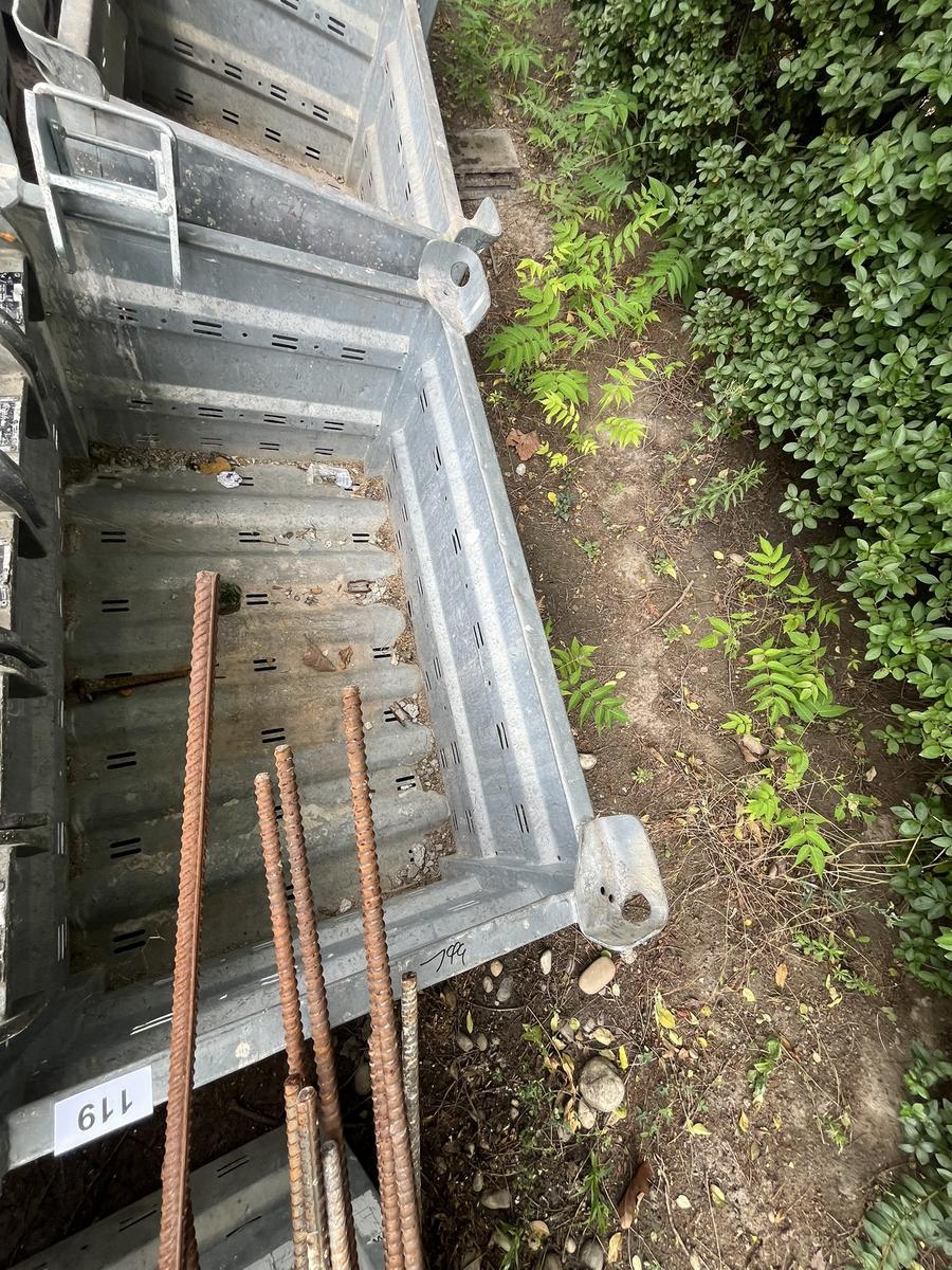 1 DOKA  Box ohne Inhalt