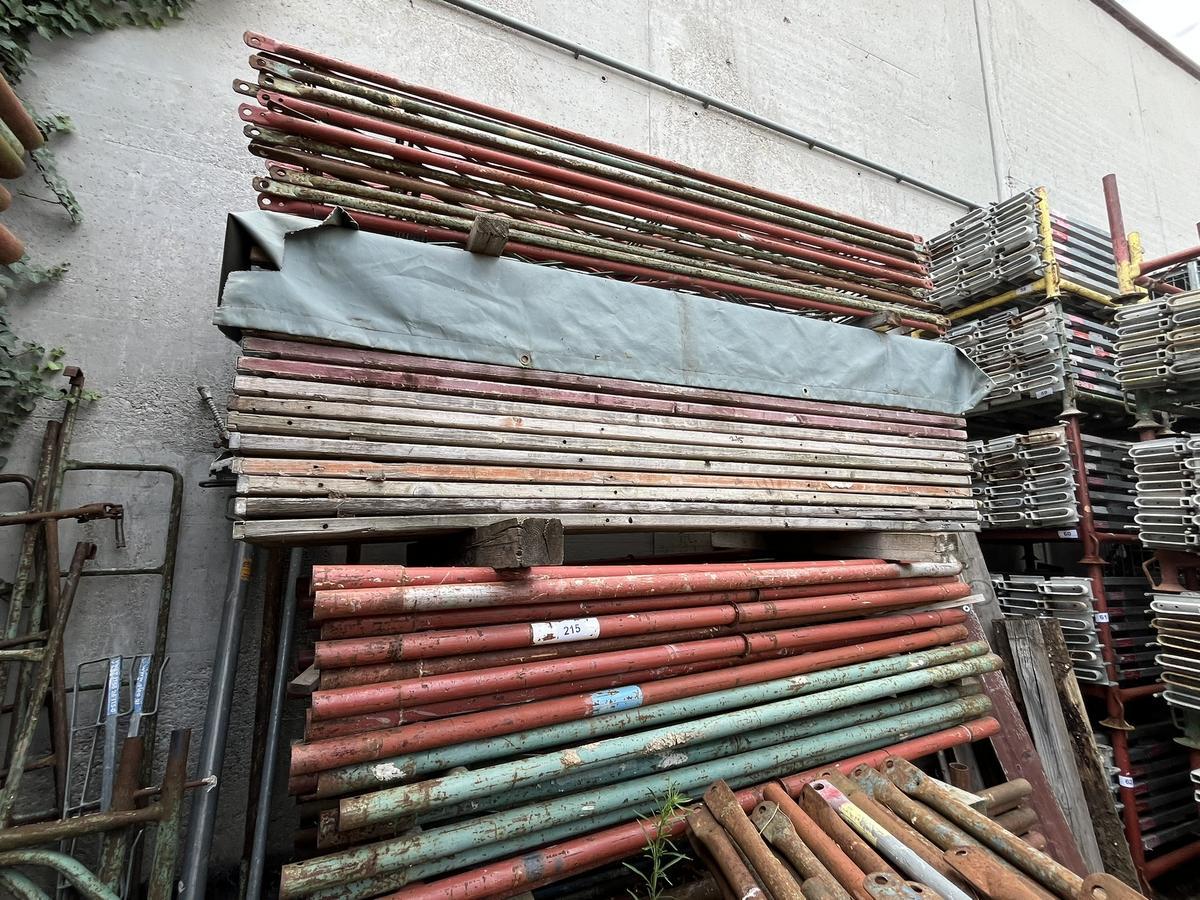ca.100 m2 Gerüstteile:17 Stk. Gerüstplatten