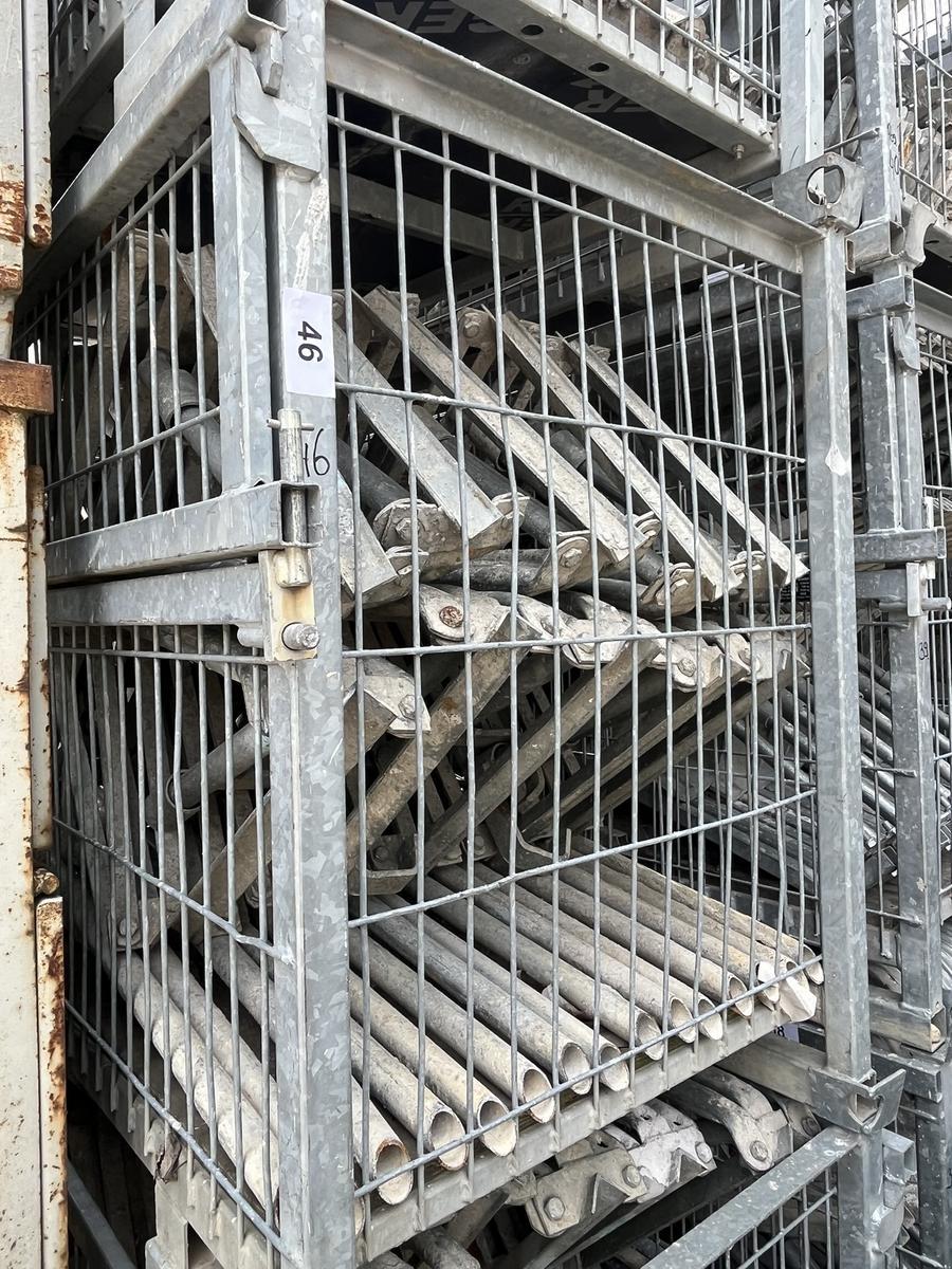 30 Stk. Doka Dreibeine  mit Stapelbox