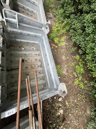 1 DOKA  Box ohne Inhalt