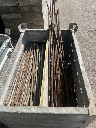 484 Stck = 1 Doka Box befllt mit Ankerstben 110N Stck 0.5 m - 383 Stk. 1.0 m , 12 Stk.lngere