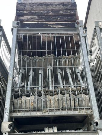 35 Stk. Ringer Dreibeine verzinkt inkl. Ringer Gitterbox