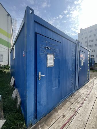 CONTAINEX SANITRCONTAINER 20, 6000/2430/2600 mm 2 Duschen, 1 Boiler, 2 WC Kabinen, Urinalbecken, Waschbecken, E-Installatioon, Trennwand