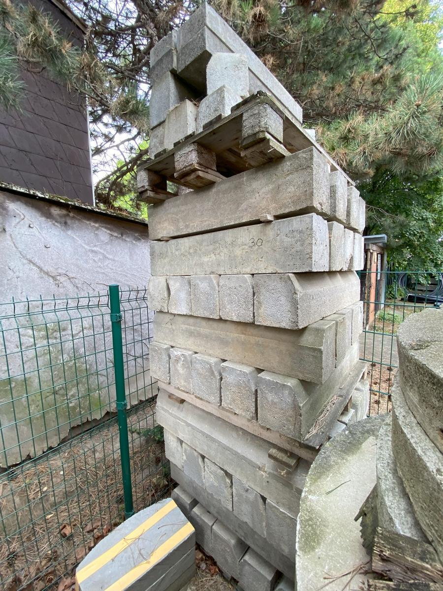 47 Stück Hochboardsteine 100/18/18 cm