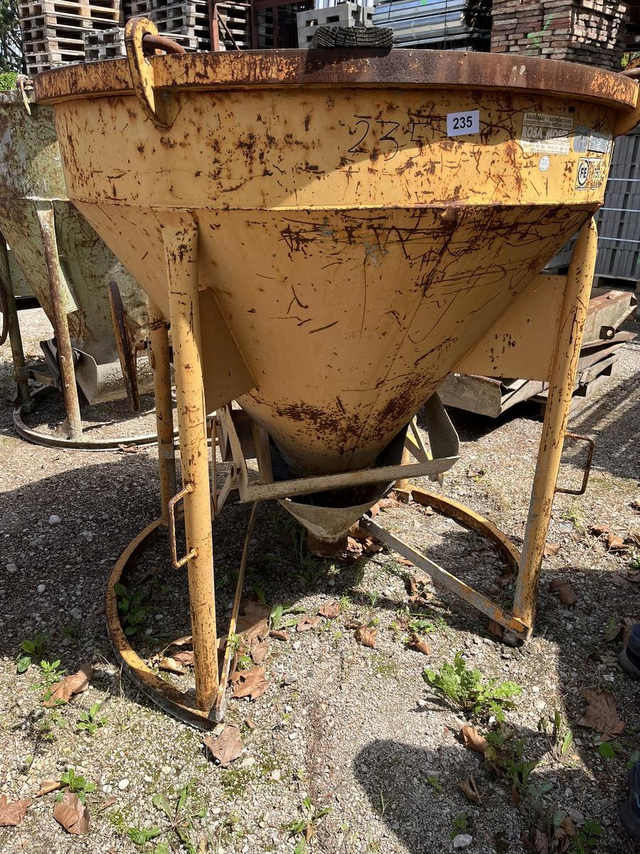 Rosa Moser Betonkrankübel Eichinger Betonsilo- 750 Liter- senkrechter Auslauf