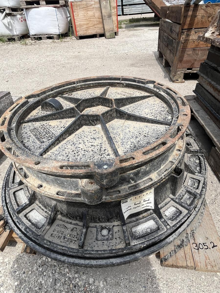 2 Stück Kanaldeckel Guss ca. 71 cm Durchmesser