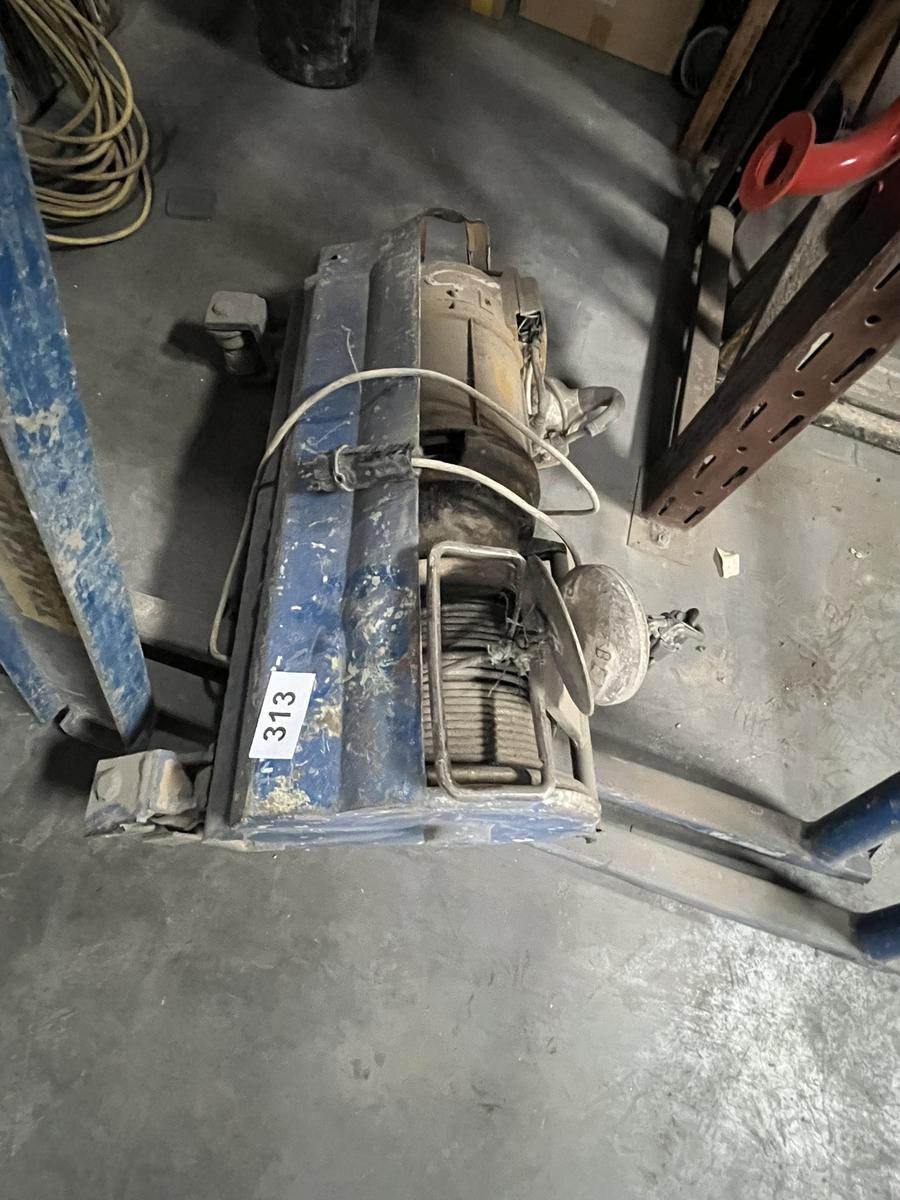 Baustellen Bockaufzug mit Winde ca.250kg /230V