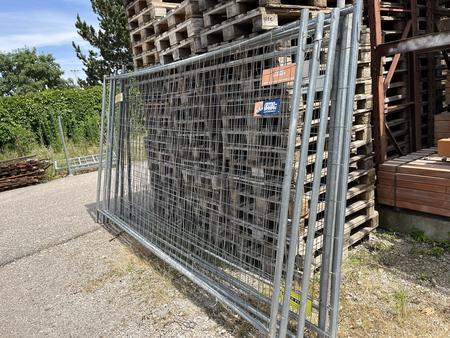 7 Stk. Bauzaunelemente 350/ 220 -  Gitter teilweise beschdigt - ohne Betonsteine