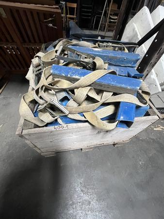 1 Palette Doka Schaltafeln, Zurrgurten