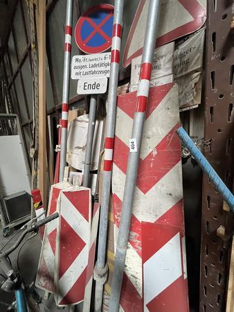 Posten Verkehrszeichen Stnder / Rohre / Scherengitter