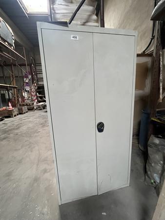 Werkzeugschrank mit Doppeltre inklusive Befestigungsmaterial