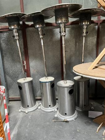 3 Stck Terrassenstrahler je 12 KW Brolly