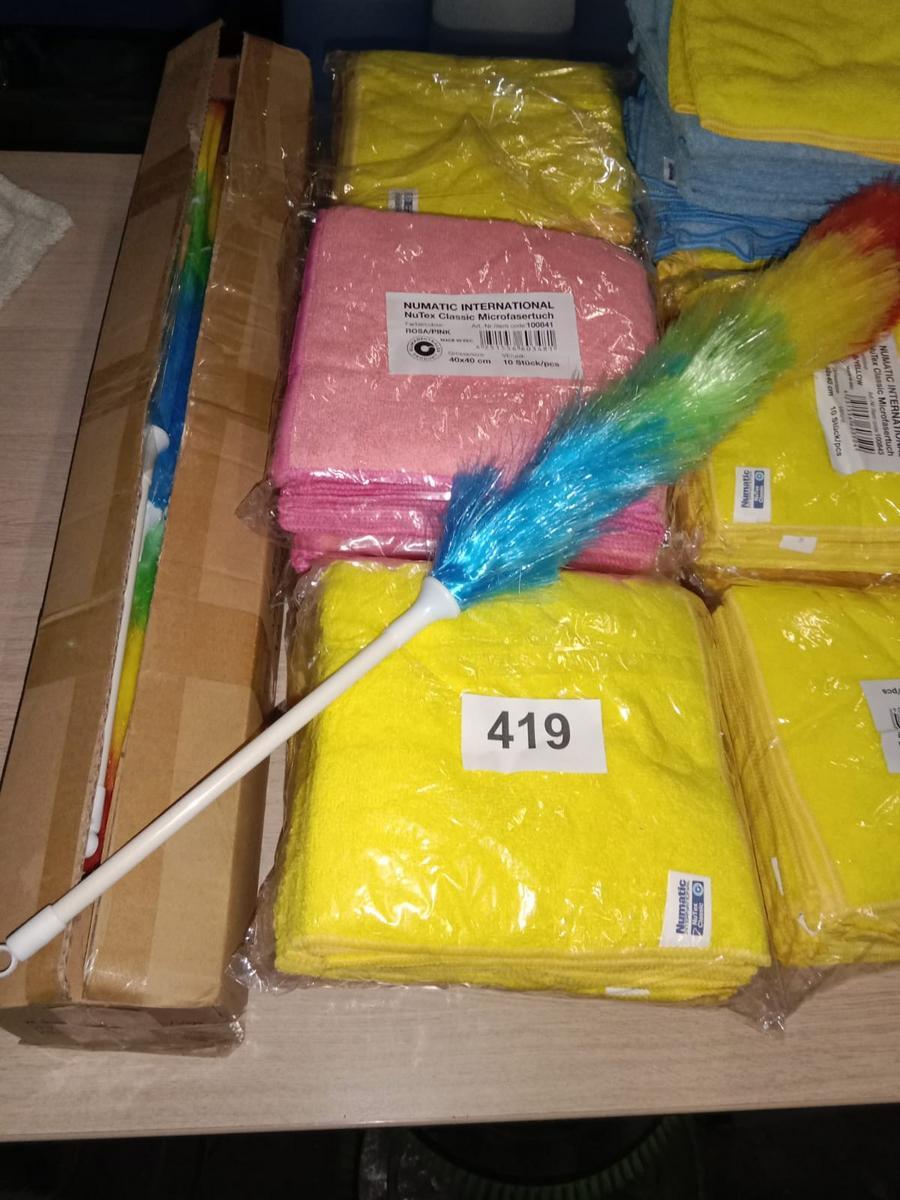 Großposten Mikrofastertücher und 24 Stk. Staubmagnete