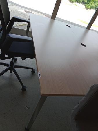 OKA Schreibtisch, ca. 180x80cm, höhenverstellbar OKA Schreibtisch, ca. 180x80cm, höhenverstellbar