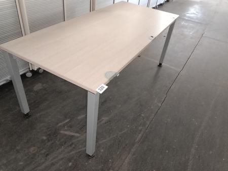 OKA Schreibtisch, ca. 180x80cm, höhenverstellbar OKA Schreibtisch, ca. 180x80cm, höhenverstellbar