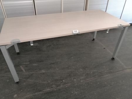 OKA Schreibtisch, ca. 180x80cm, höhenverstellbar OKA Schreibtisch, ca. 180x80cm, höhenverstellbar