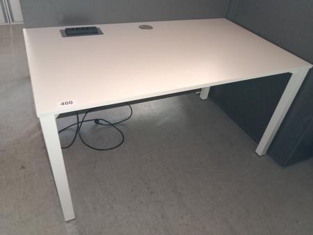 Blaha Arbeitsplatz bestehend aus Schreibtisch ca. 140x80cm ohne Trennwand und Aktenschrank ca. 35x90x115cm in grau Blaha Arbeitsplatz bestehend aus Schreibtisch ca. 140x80cm ohne Trennwand und Aktenschrank ca. 35x90x115cm in grau