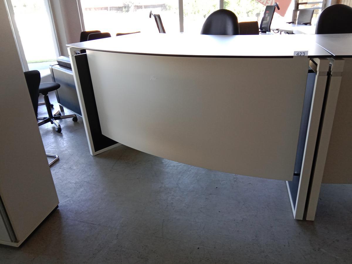 Annahmepult, geschwungen, inkl. Drehhocker, ca. 200x80x110cm