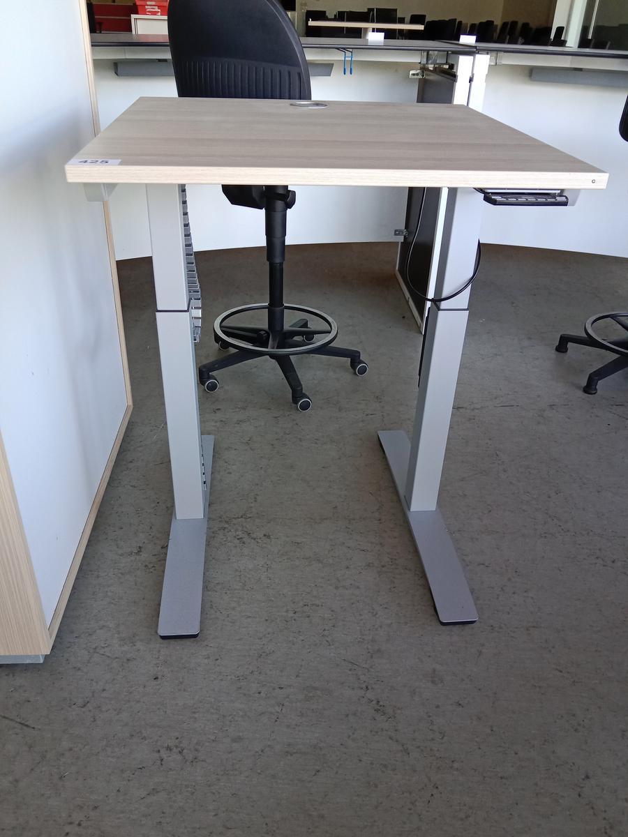 OKA elektrisch höhenverstellbarer Schreibtisch, ca. 80x80cm