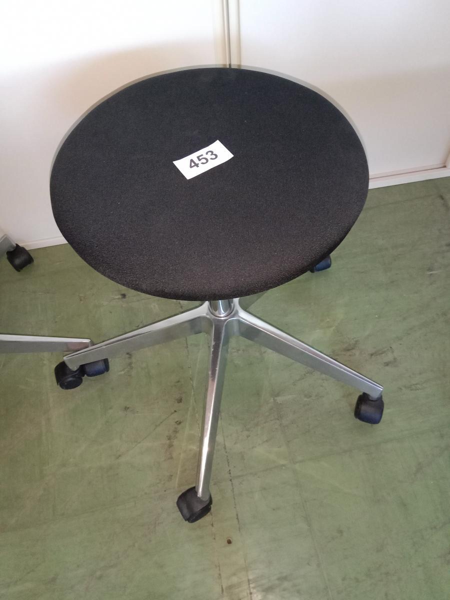 Hocker mit Stoffbezug