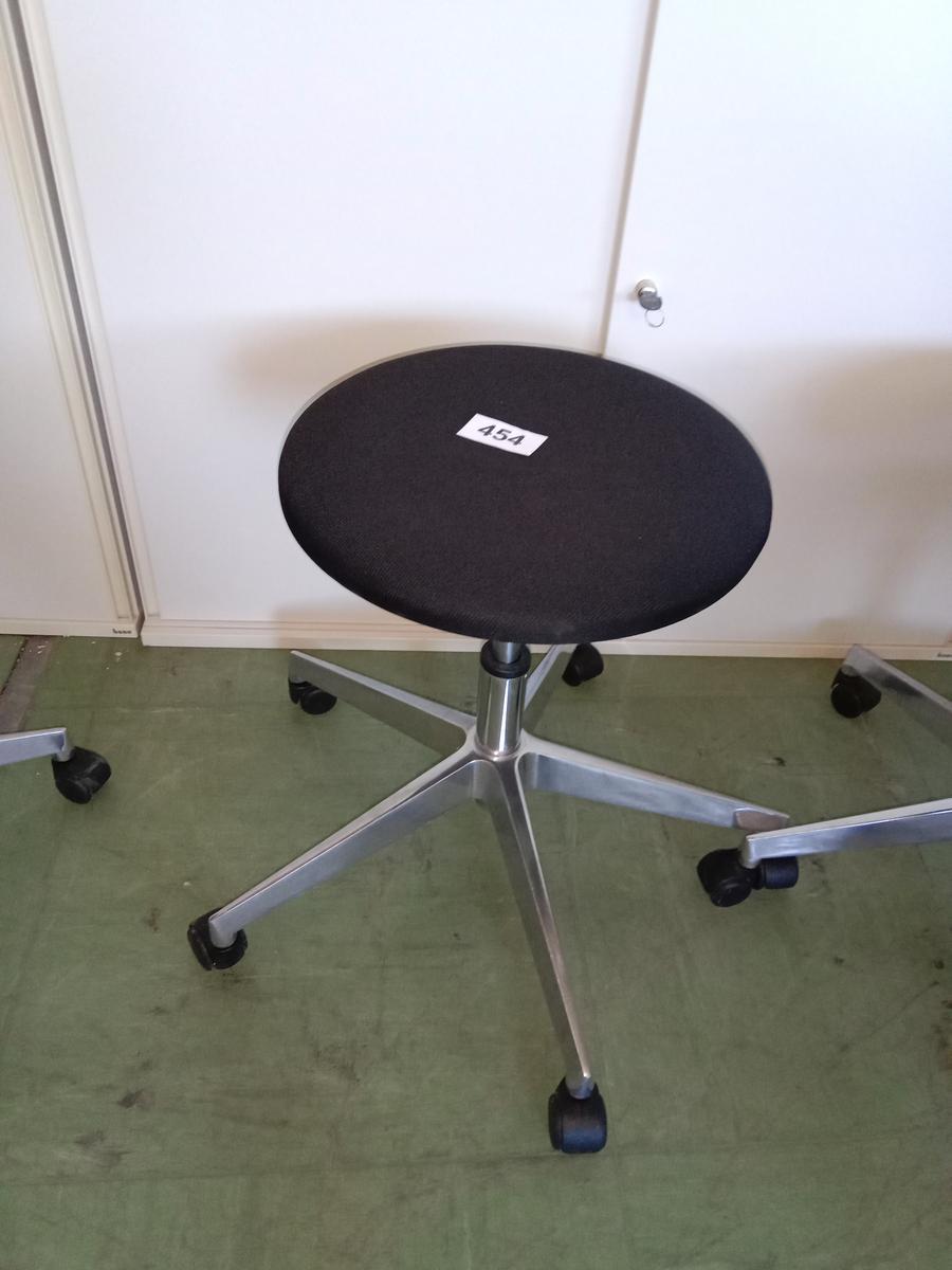 Hocker mit Stoffbezug