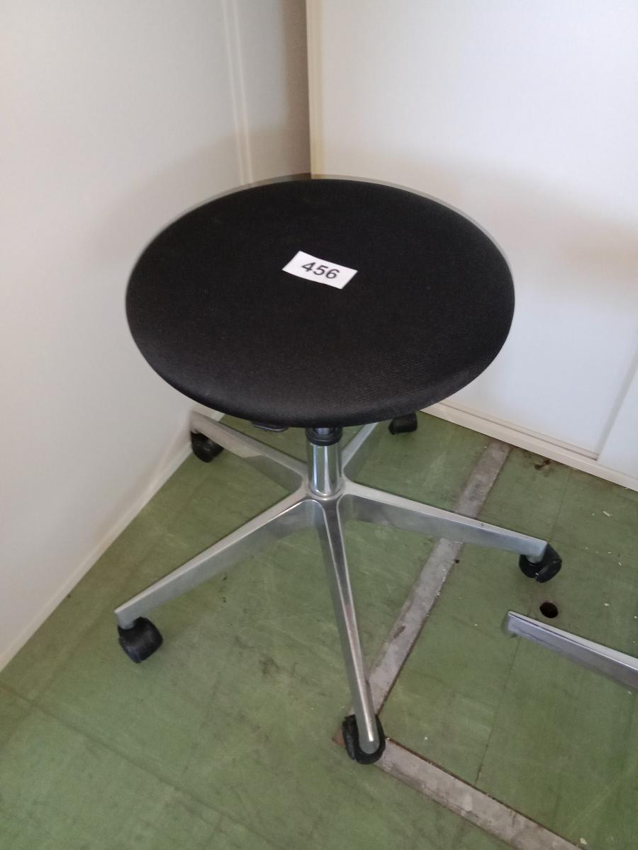 Hocker mit Stoffbezug