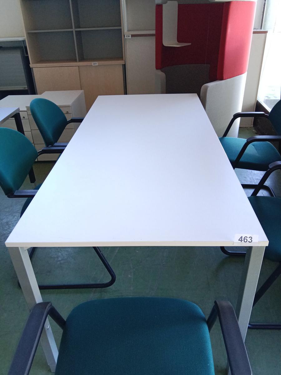 Schreibtisch, weiß, Gestell grau, ca. 180x80cm