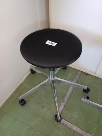 Hocker mit Stoffbezug Hocker mit Stoffbezug