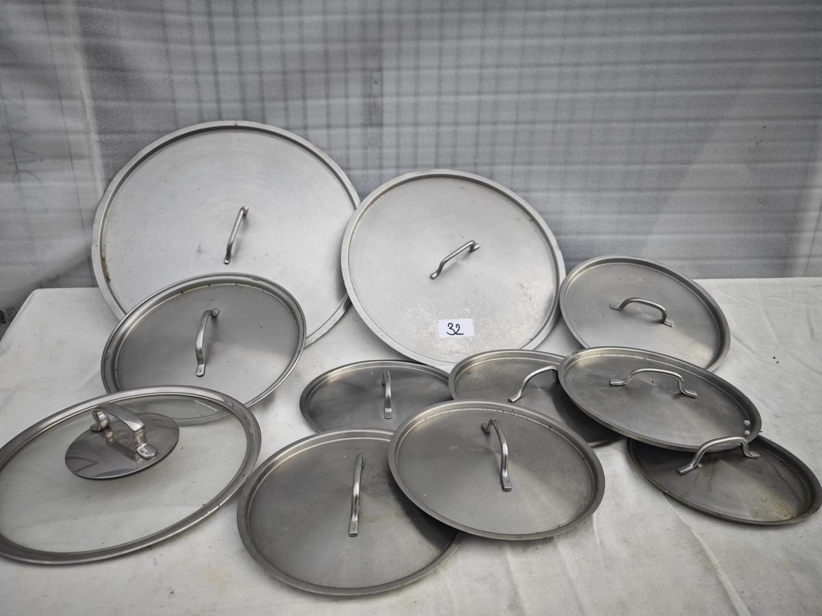 Konvolut Deckel, 11 Stk.?d=2025-09-06 18:19:35