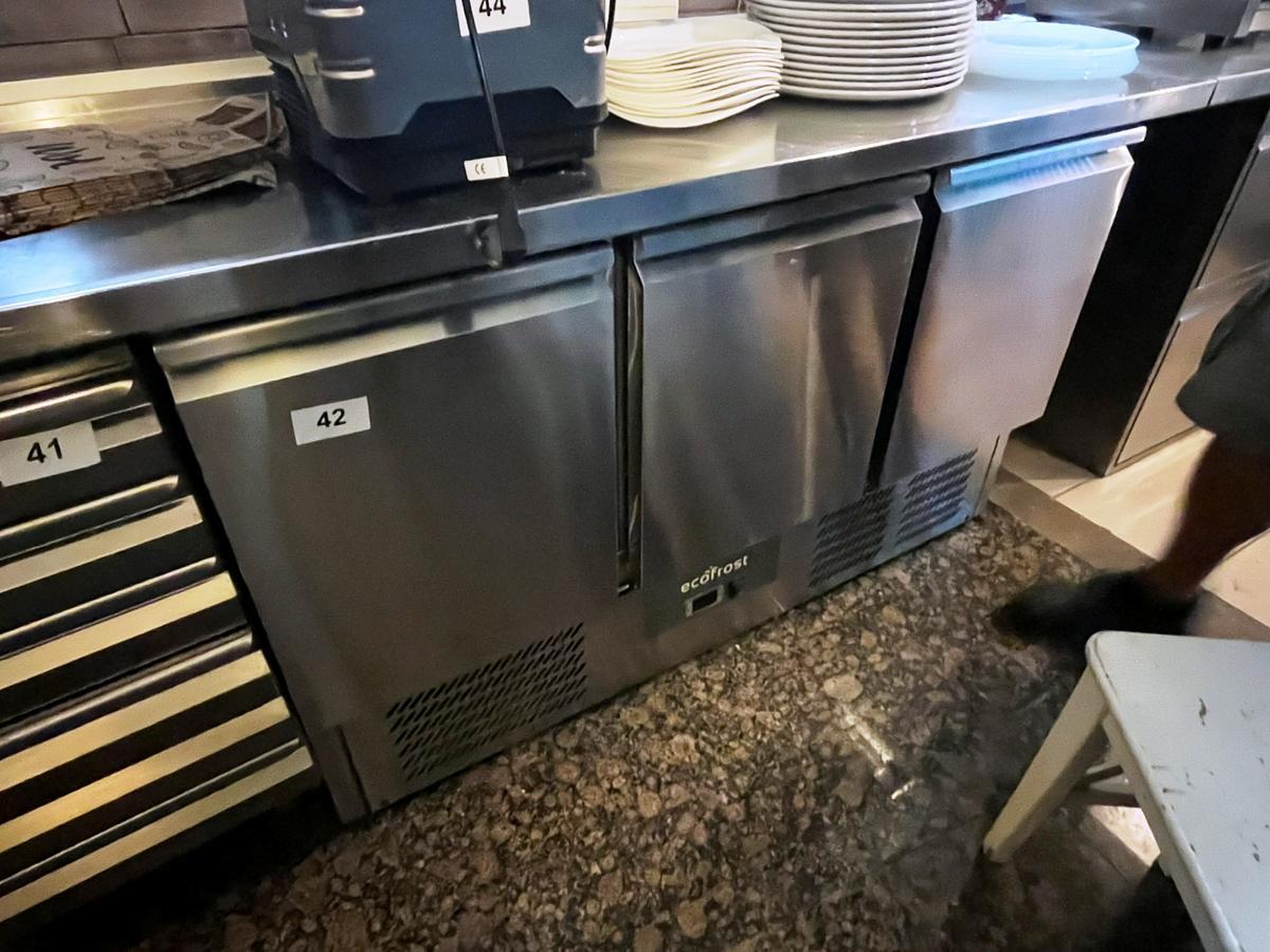 ECOFROST Saladette 3 Flügeltüren 140/70/85 cm - Kühlung defekt