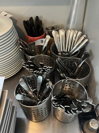 130 teiliges Besteckset 130 teiliges Besteckset