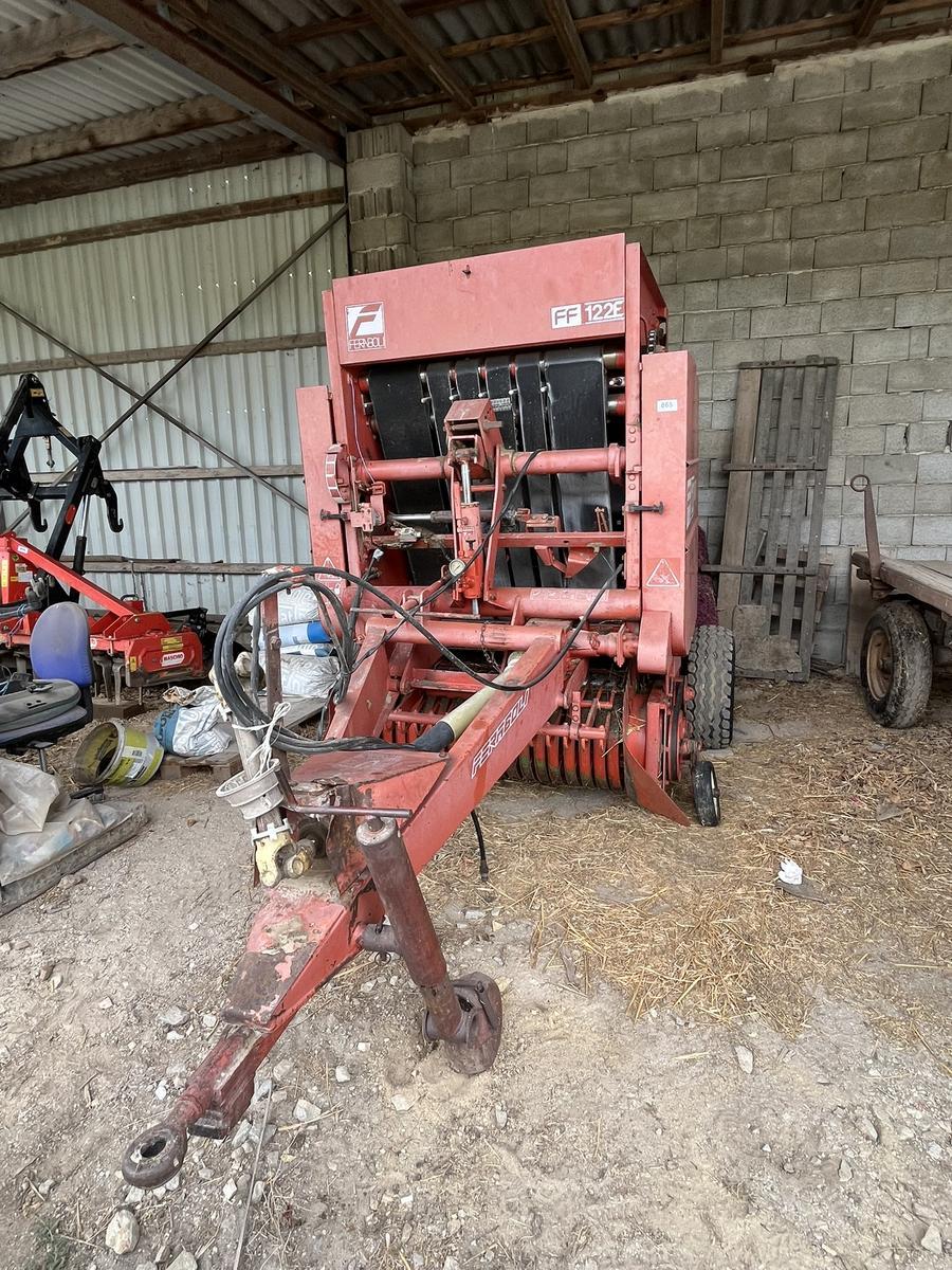 Ballenpresse FERABOLI FF 122 E max. 15 bar mit Zapfwelle