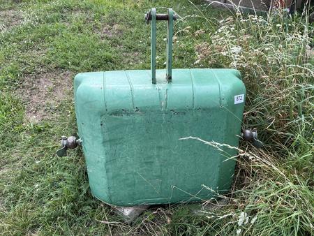 Gewicht fr Traktor 900 kg fr Heck-,Front Hydraulic, kaum bentzt, neuwertig
