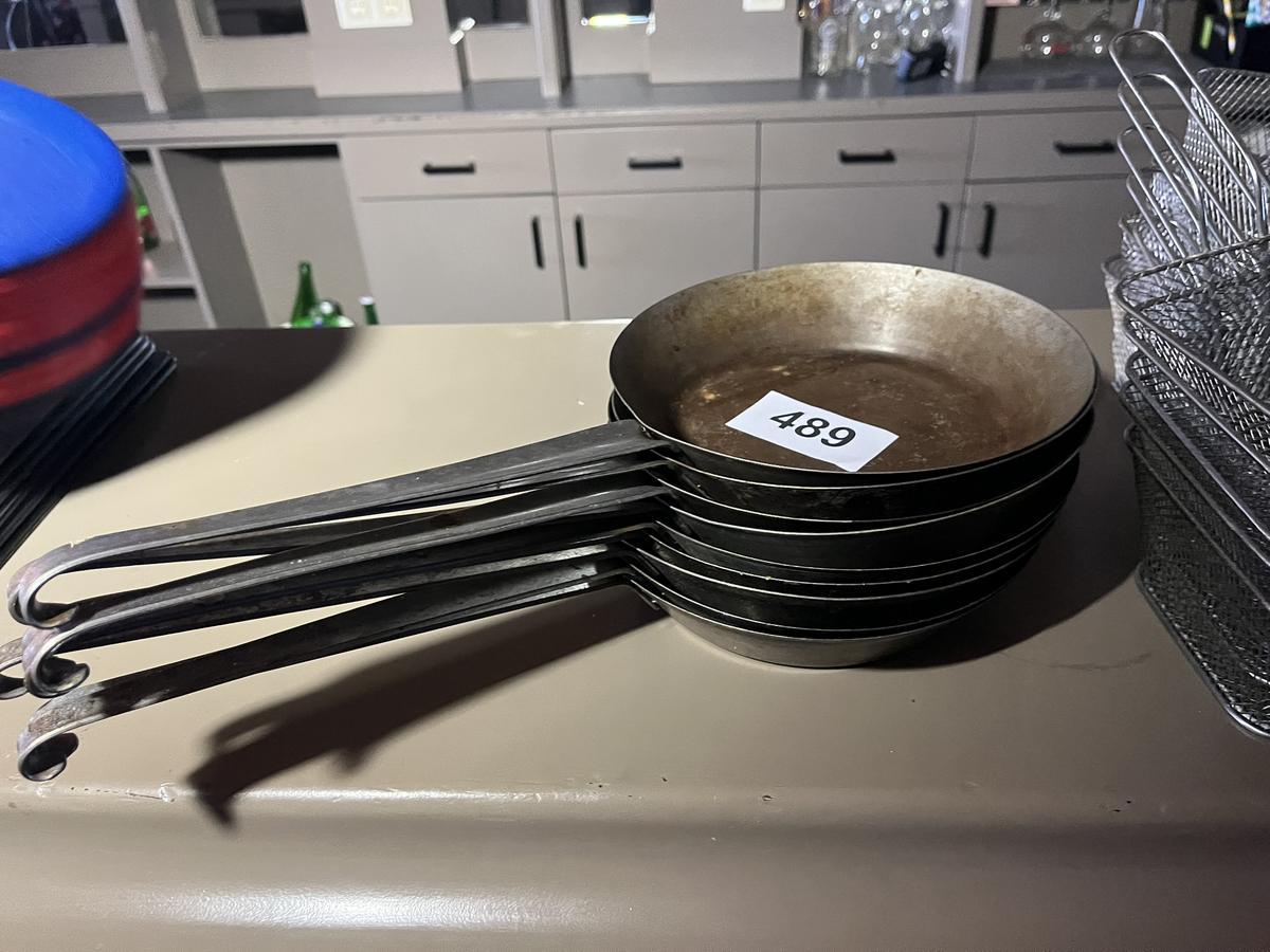 9 Stück Pfannen 20 cm Durchmesser