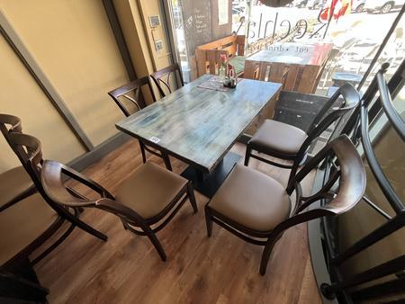 Gastrotisch ca. 115/80 cm mit 4 Gastrosthlen