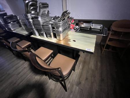 Gastrotisch ca. 130/85 cm mit 4 Gastrosthlen