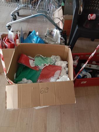 Posten DIVERES - komplette Inhalt der Einkaufswagen usw.
